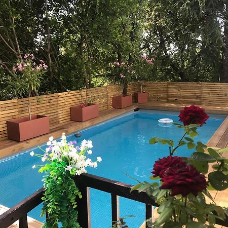 Le Riad Сен-Максимен-ла-Сент-Бом Екстериор снимка